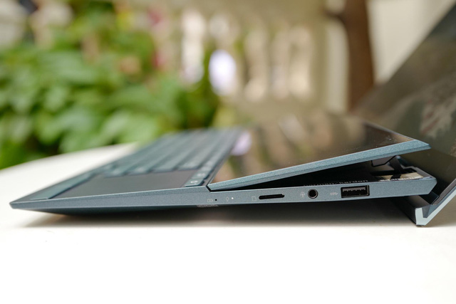 Sở hữu ScreenPad Plus