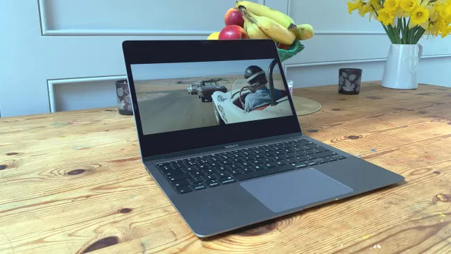 Màn hình MacBook Air 2020 