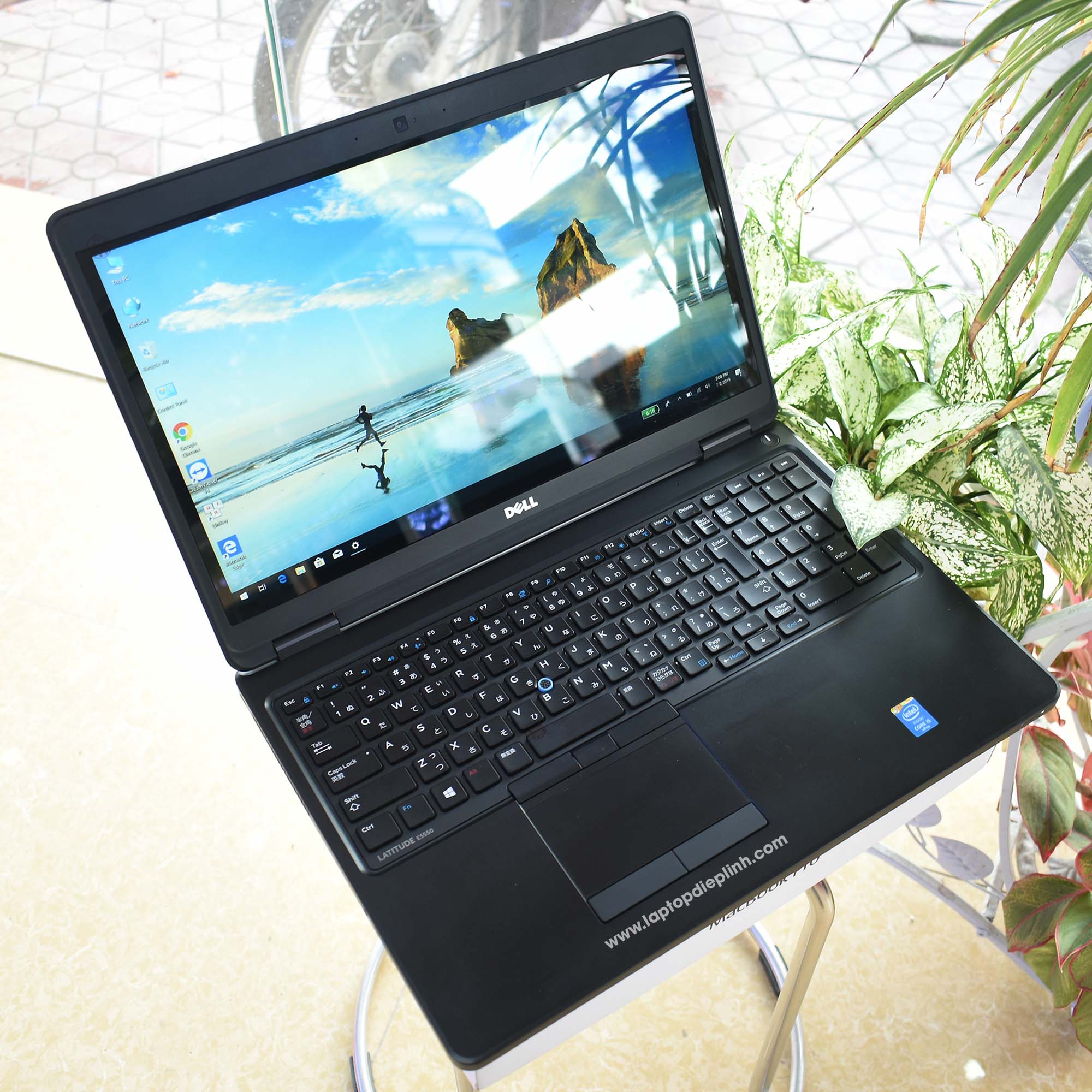 Dell Latitude E5550 - Laptop tầm trung cấu hình khá